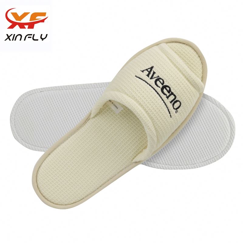 Sample freely Open toe unisex hotel slippers with Embroidery